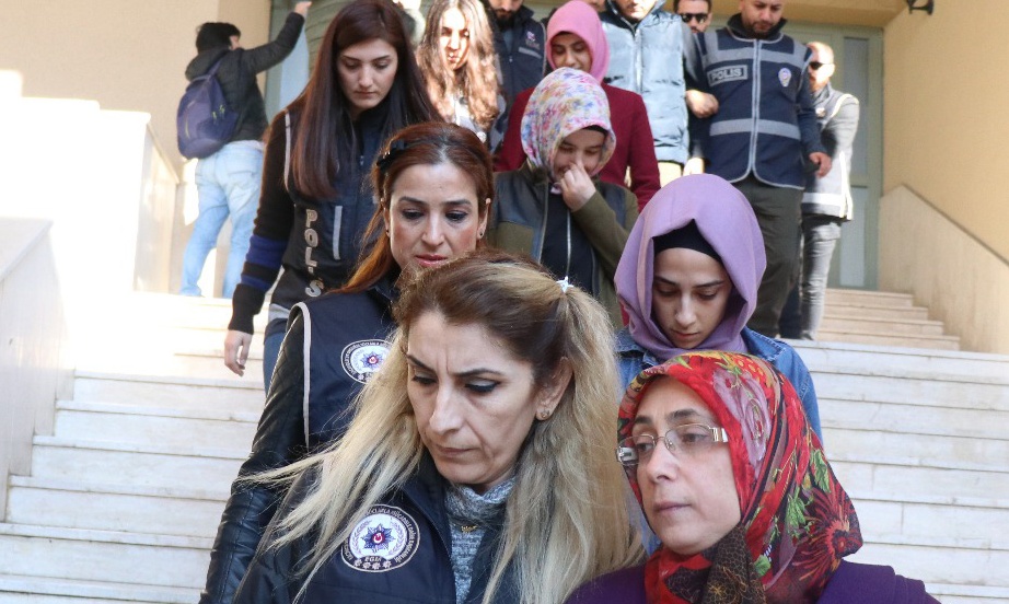 Telefonlarında 3 Bylock çıkan 'emniyet ablası' serbest