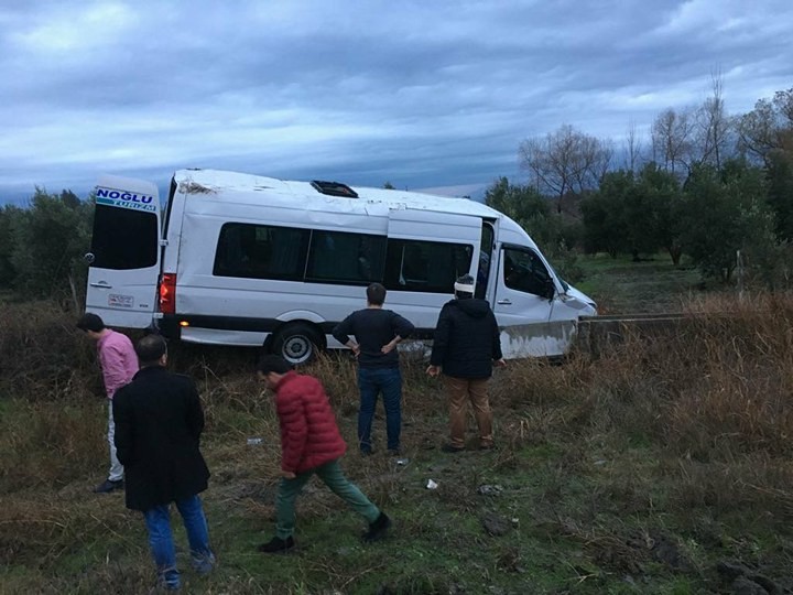 Okul servisi kaza yaptı: 4 öğretmen yaralandı