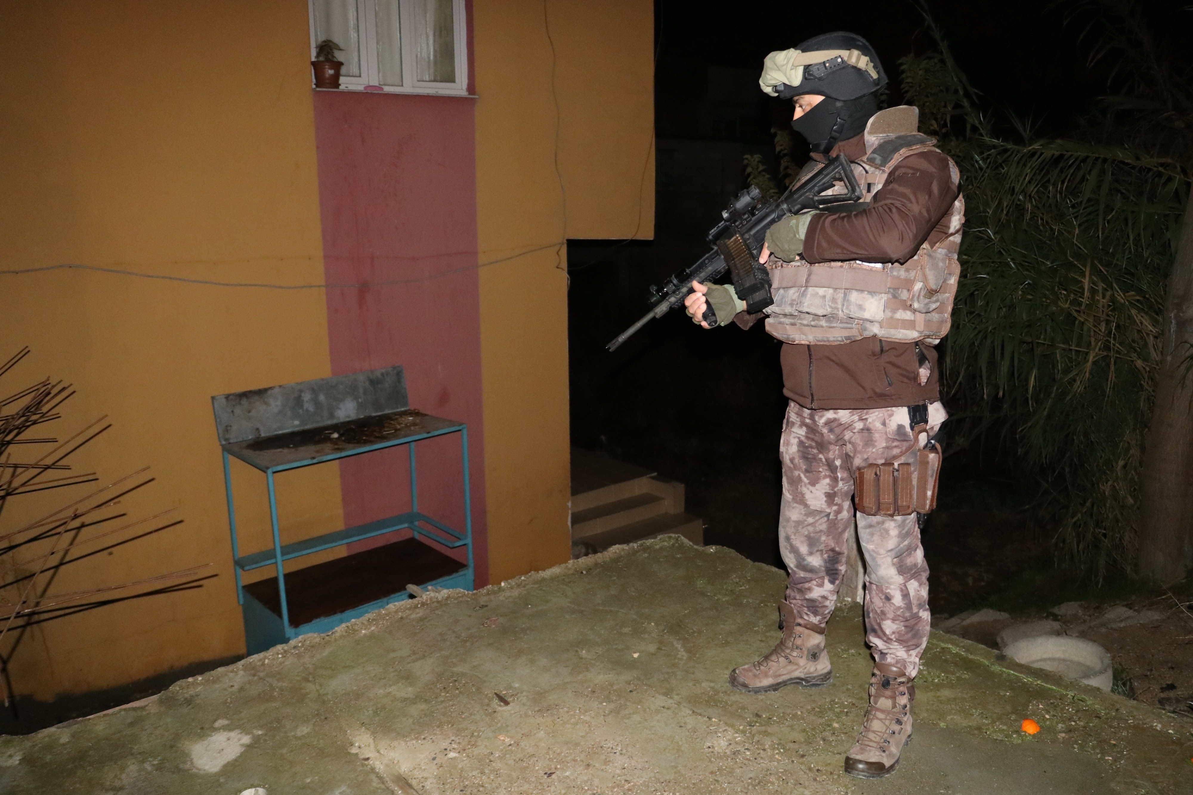 Adana’da PKK operasyonu: 9 gözaltı