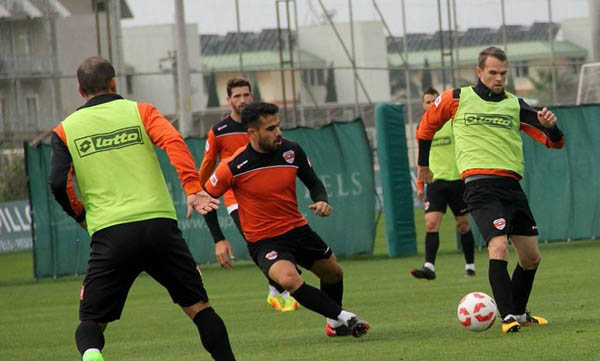 Kaplan Adana’da toplanıyor