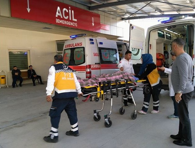 İki kadın sürücü çarpıştı: 4 yaralı