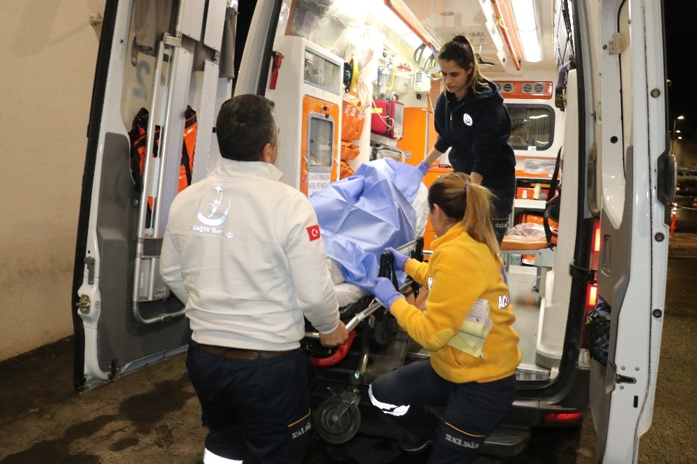 Adana’da bir kişi karısı tarafından bıçaklandı