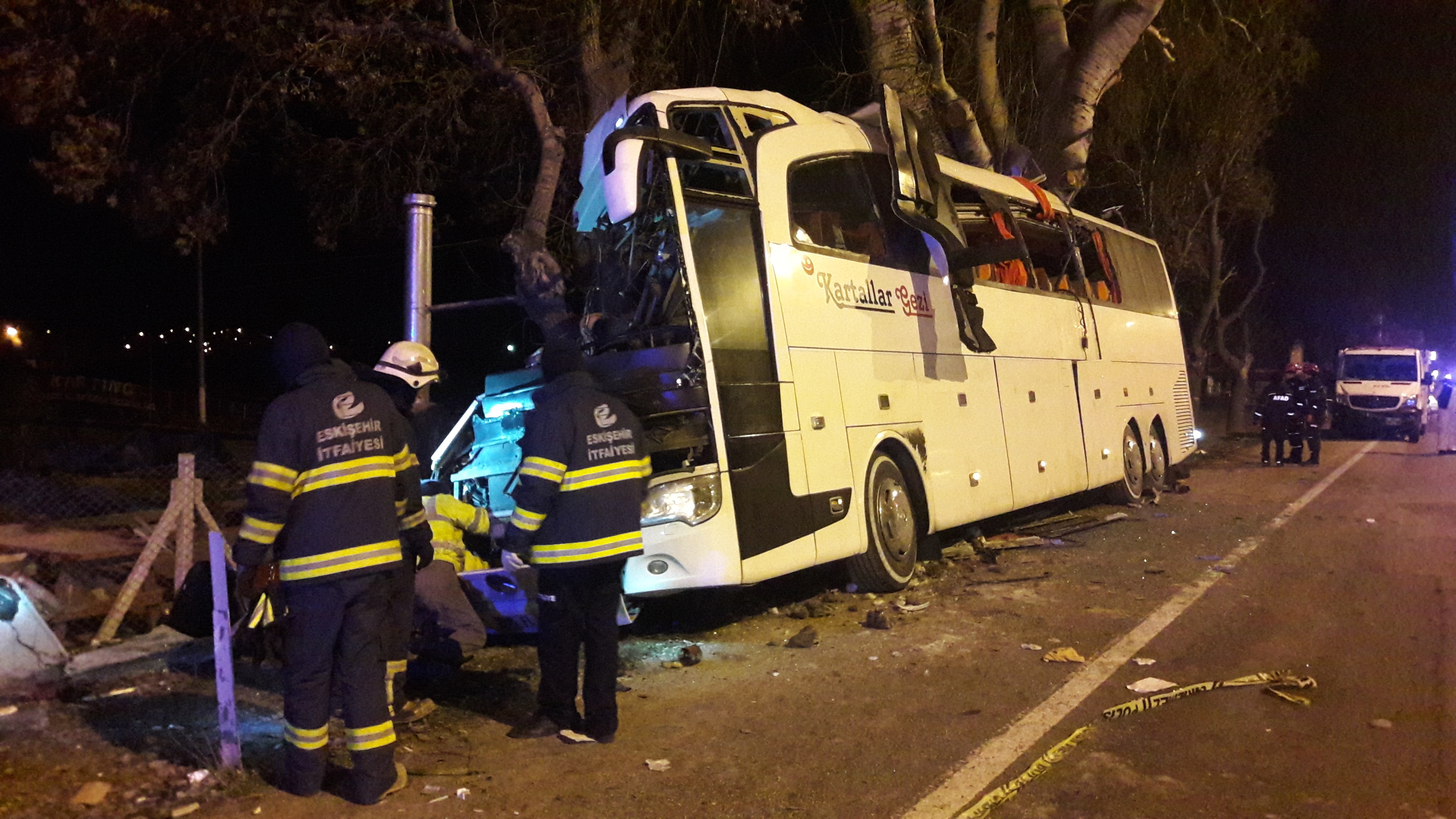 Eskişehir’de feci kaza: 11 ölü, 44 yaralı