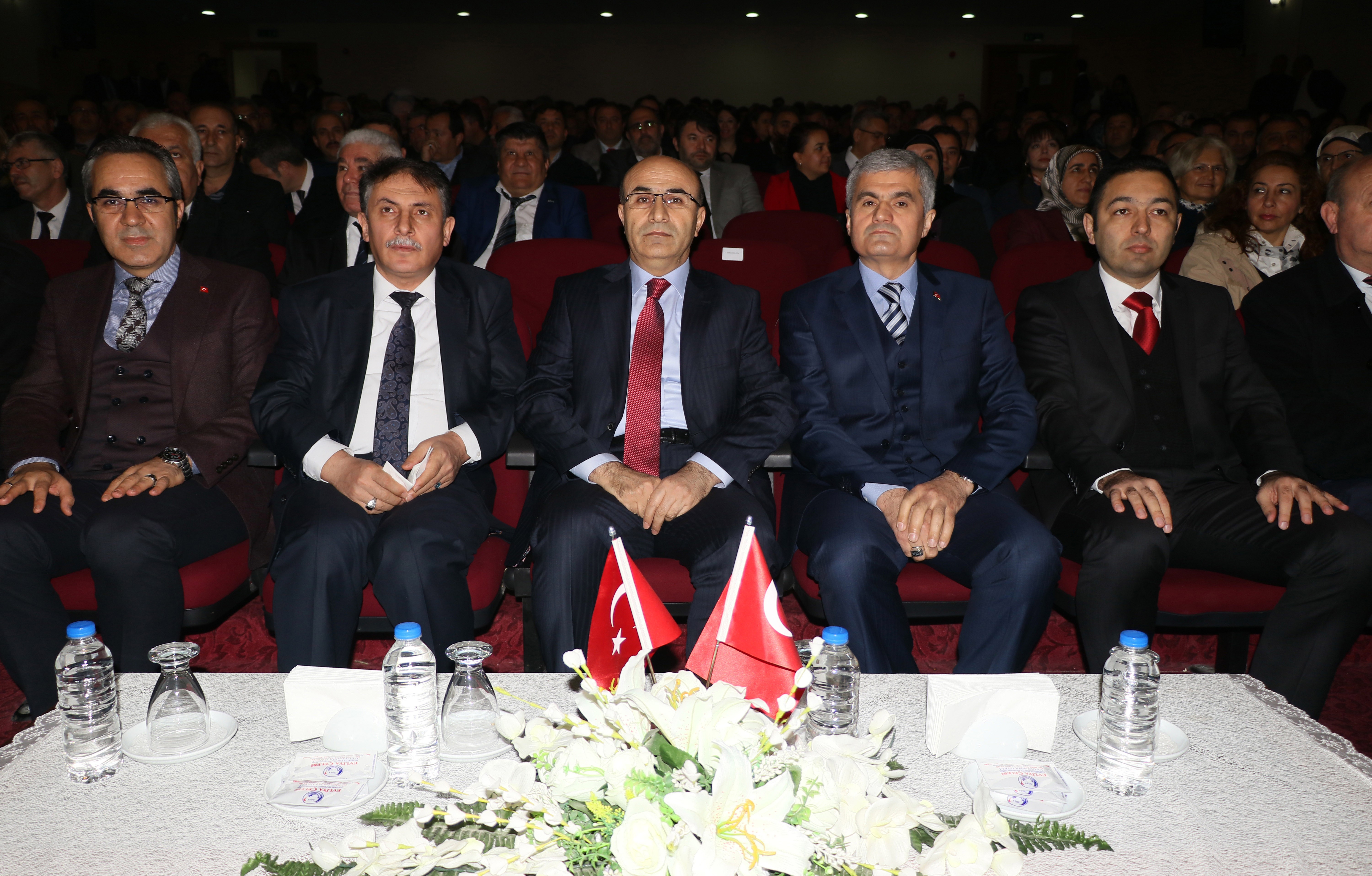 Adana’da 480 bin öğrenci ders başı yaptı