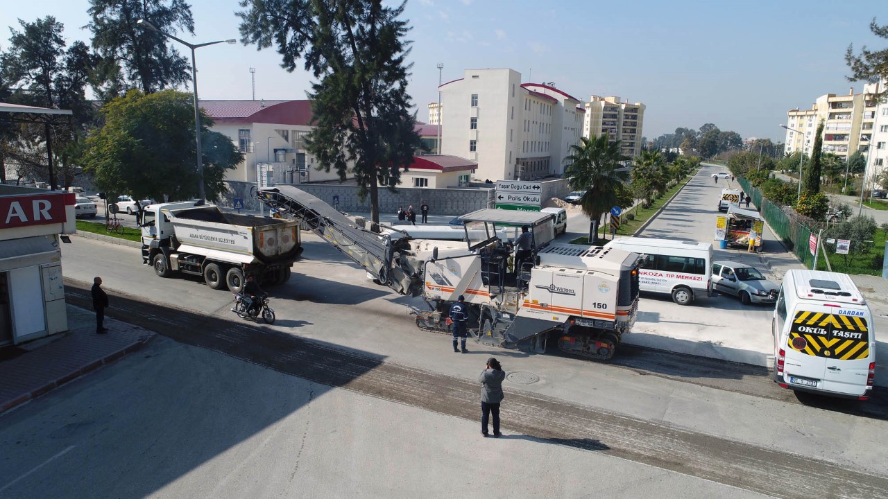 Yaşar Doğu Caddesi 6 bin ton asfaltla yenileniyor