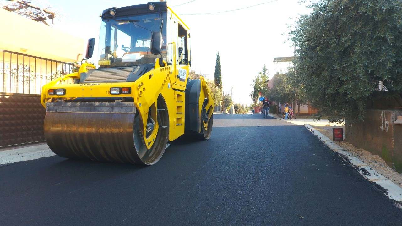 Sarıçam’da Asfalt hamlesi aralıksız devam ediyor