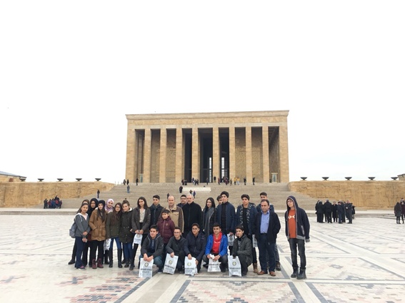 Çukurova Belediyesi 40 öğrenciyi Anıtkabir’e gönderdi