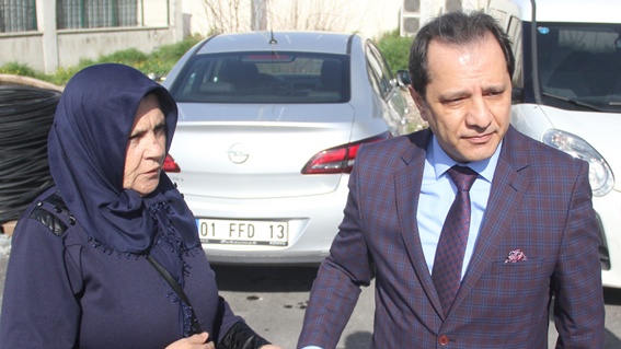 Hakarete uğrayan şehit annesi konuştu