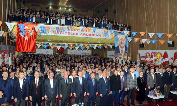 AK Parti’de Kongreler Devam Ediyor