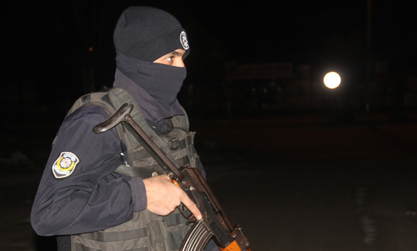 Dizi filmde uyuşturucuyu övenlere operasyon
