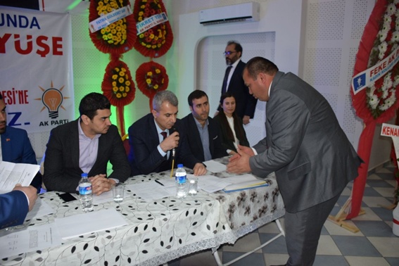 Feke Ak Parti'de muhalefet kazandı