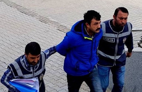 Arkadaşını öldürdü