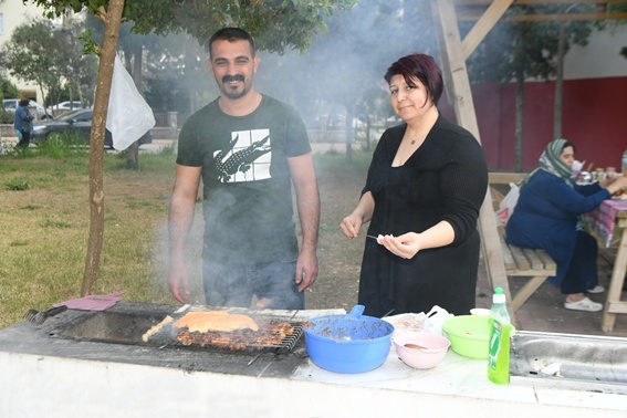 ADANALILAR MANGAL PARKTA KEYİF YAPIYOR