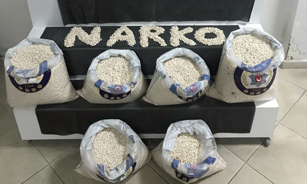 Boru ve pistonlardan on binlerce uyuşturucu hap çıktı