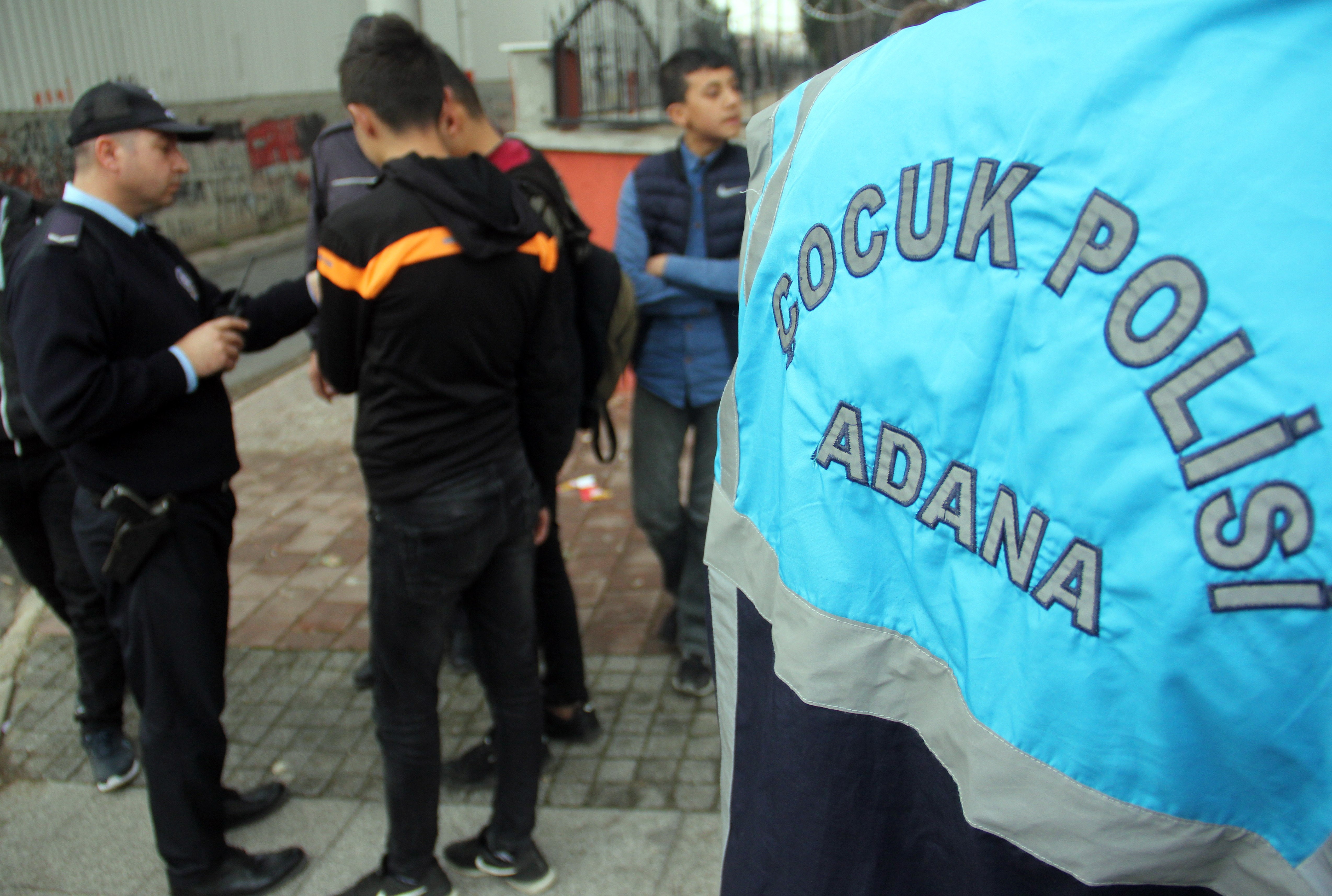 Okul kapısında bekleyene 259 lira para cezası