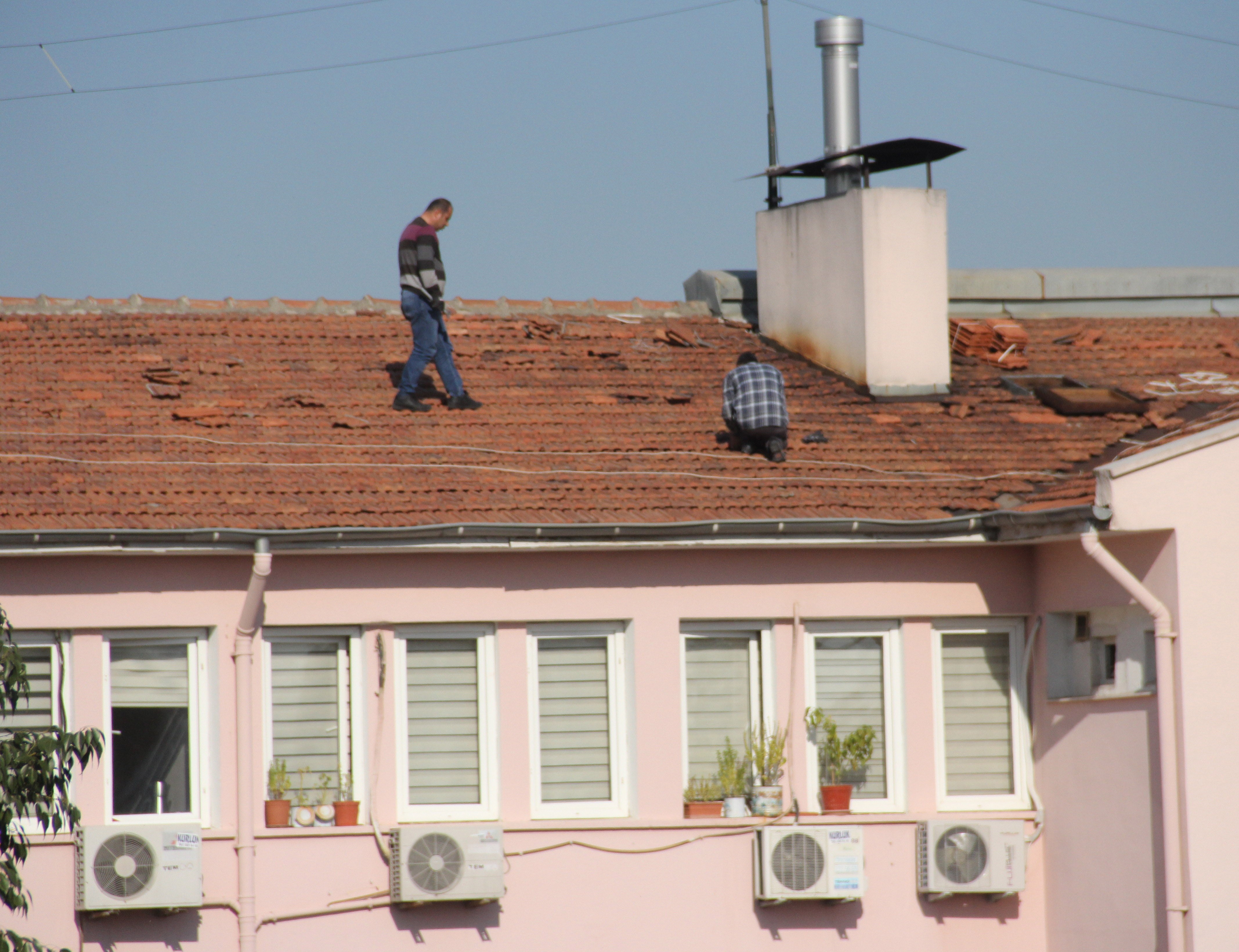 Çatıda ölümüne çalışma